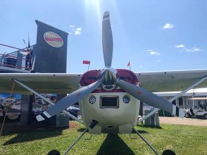 Hartzell Voyager Propeller on Cessna 185 plane