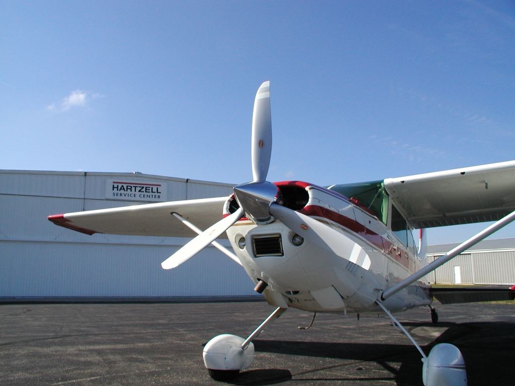 three-blade hartzell scimitar propeller